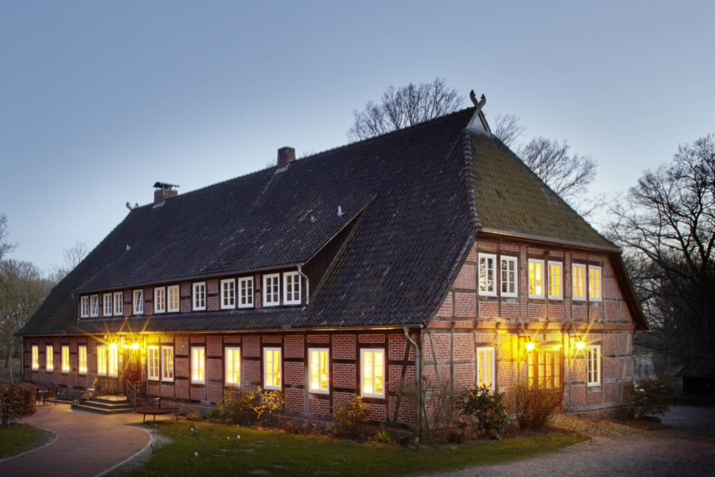 Evening atmosphere Landhaus Haverbeckhof in Niederhaverbeck | Photo: Christian Burmester