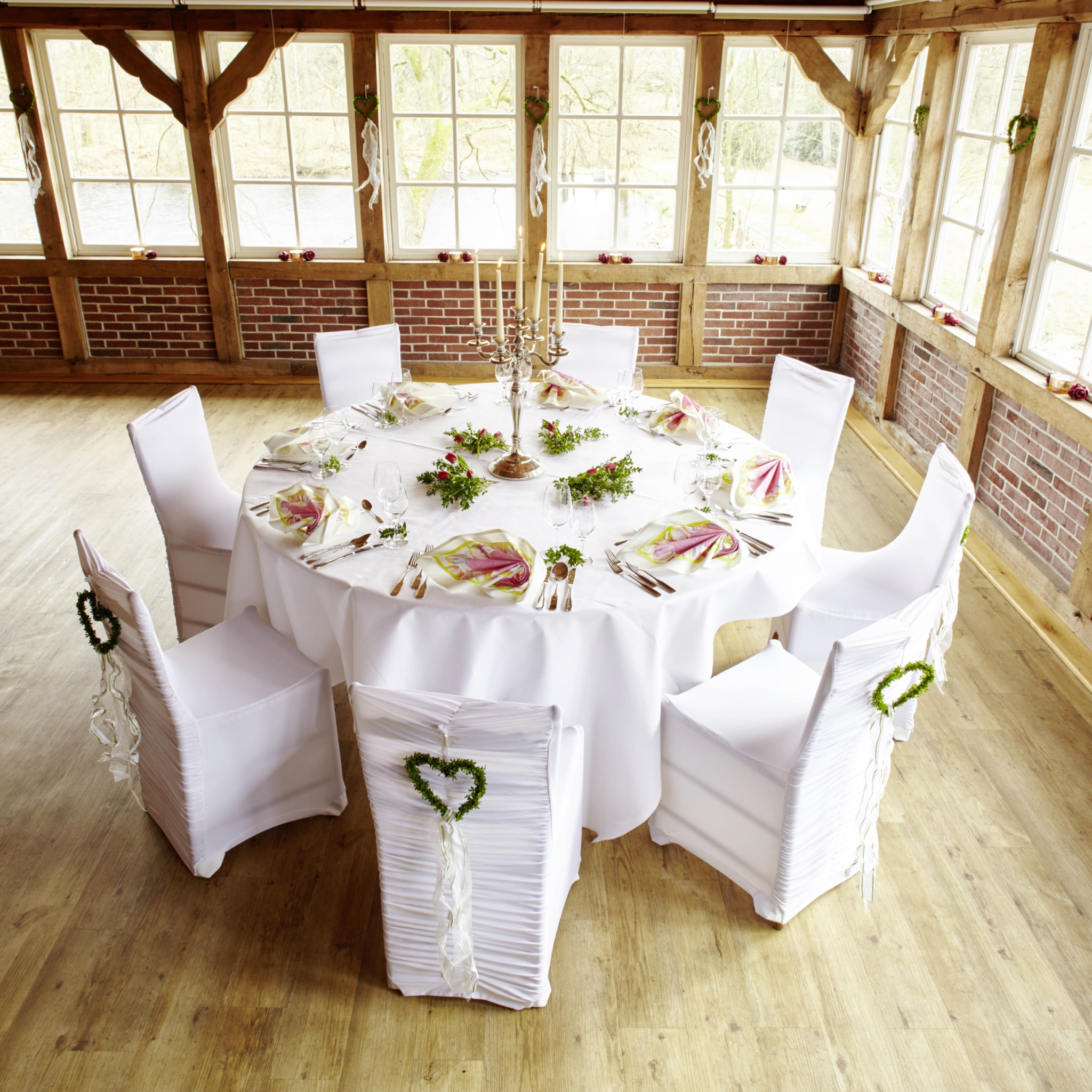 Wedding in the Wintergarten at Landhaus Haverbeckhof | Photo: Christian Burmester