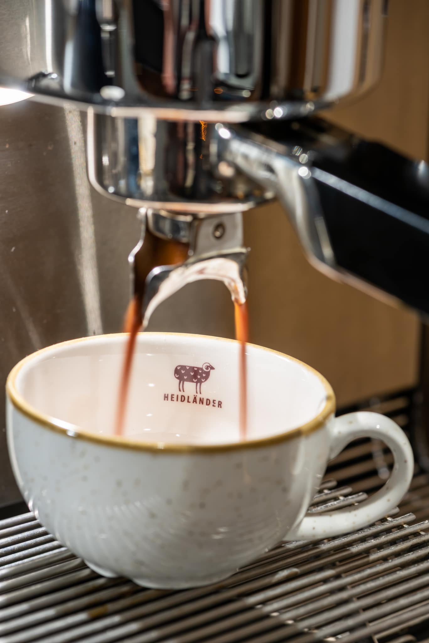 Wir servieren Heidländer-Kaffeespezialitäten im Landhaus Haverbeckhof | Foto: Markus Tiemann